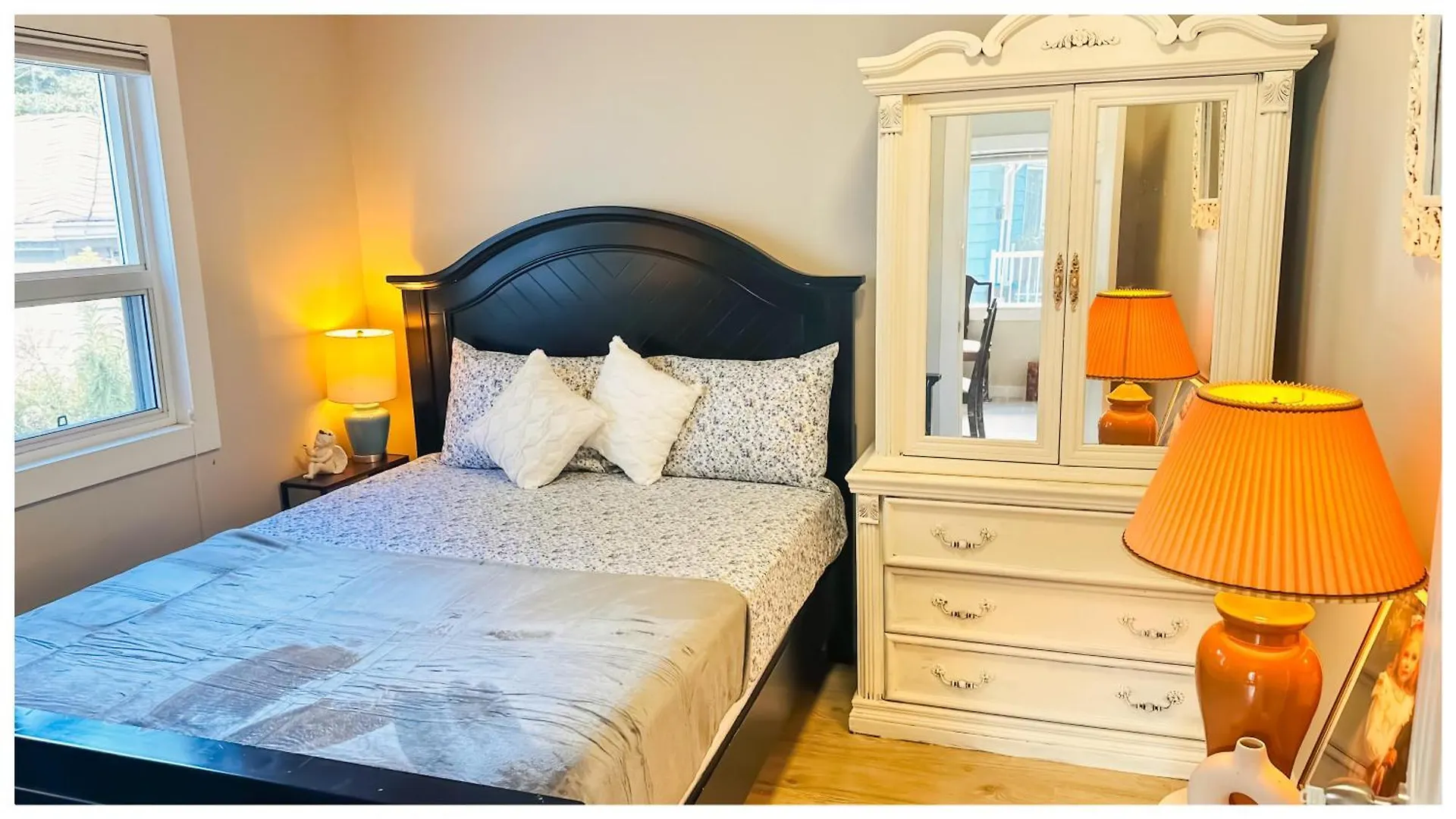 The Stays - Private Cozy 2Bhr Apt On Main Floor Toronto Apartment